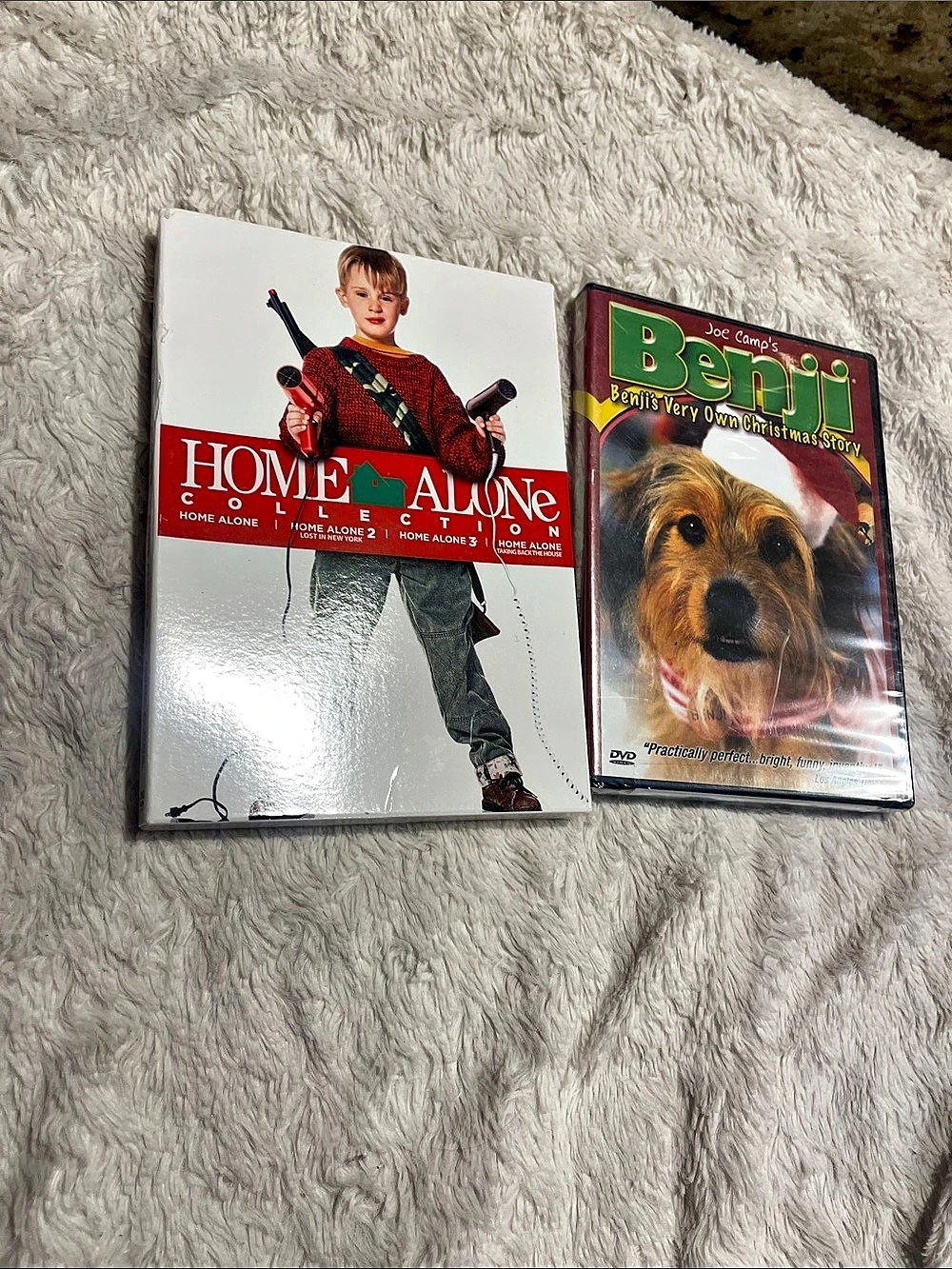 Warner Bros. Home Alone & Benji's Very Own Christmas Story DVD Set. DVD Set